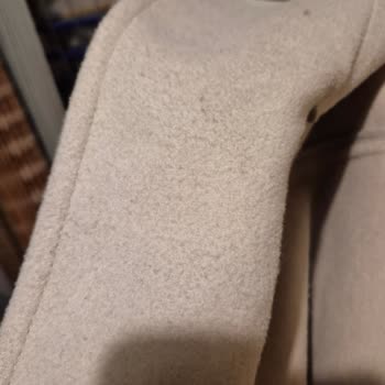 Bershka Kısa Sürede Tüylenen Kaban Ve Mağaza Çalışanının Kaba Tutumu