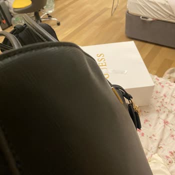 Satın Alınan Çanta Hasarlı, Personel Yanıltıcı Bilgi Verdi Ve Mağazaya Ulaşılamıyor