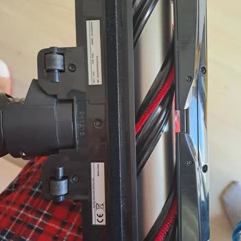 Tefal X-Force Flex Süpürge Başlığı Halıda Aşırı Zorlanıyor