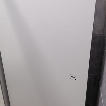 İdeal Kabin WC Kabinlerinin Kapı Sürgü Sistemleri Daha 2 Ay Olmadan Elimizde Kaldı!