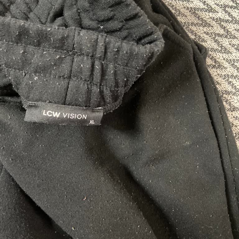 LCW Ürünlerinde Sürekli Tüylenme Ve Diz İzi Sorunu