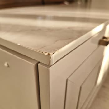 Teslim Edilen Koltuk Ve TV Ünitesindeki Hasarlar İçin Çözüm Bekliyorum