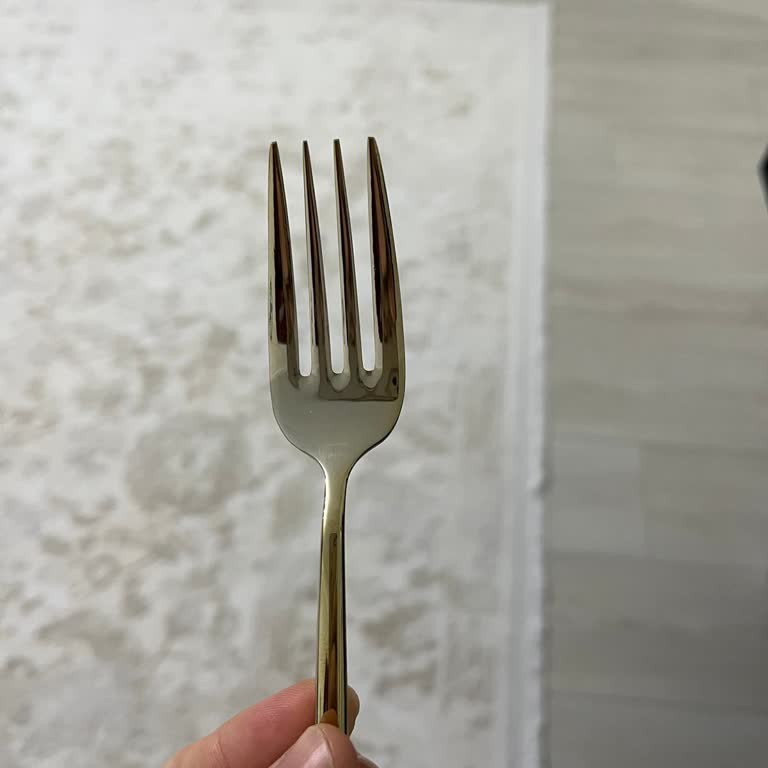 Çatal Takımında Renk Solukluğu Ve Garanti Süresi Dolmuş Olmasına Rağmen Değişim Talebi