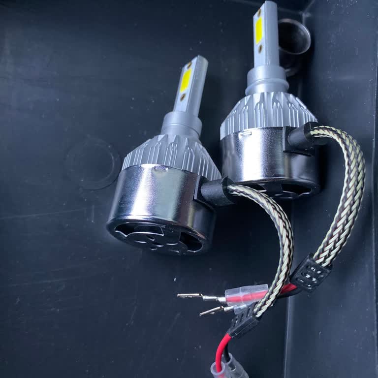 Esestuning23 | Otomarketim Yanlış LED Xenon Ampul Gönderimi Ve Faturasız Satış İçin Tam İade Talebi