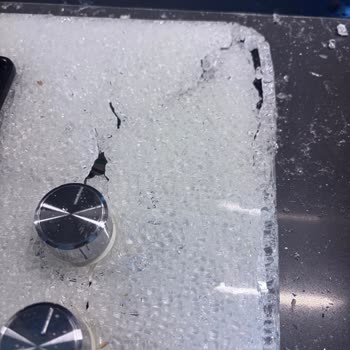 Bosch Cam Ocak Patlaması Sonucu Kullanılamaz Hale Geldi Ve Gıda Mağduriyeti Yaşandı