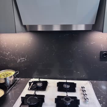 Bosch Cam Ocak Patlaması Sonucu Kullanılamaz Hale Geldi Ve Gıda Mağduriyeti Yaşandı