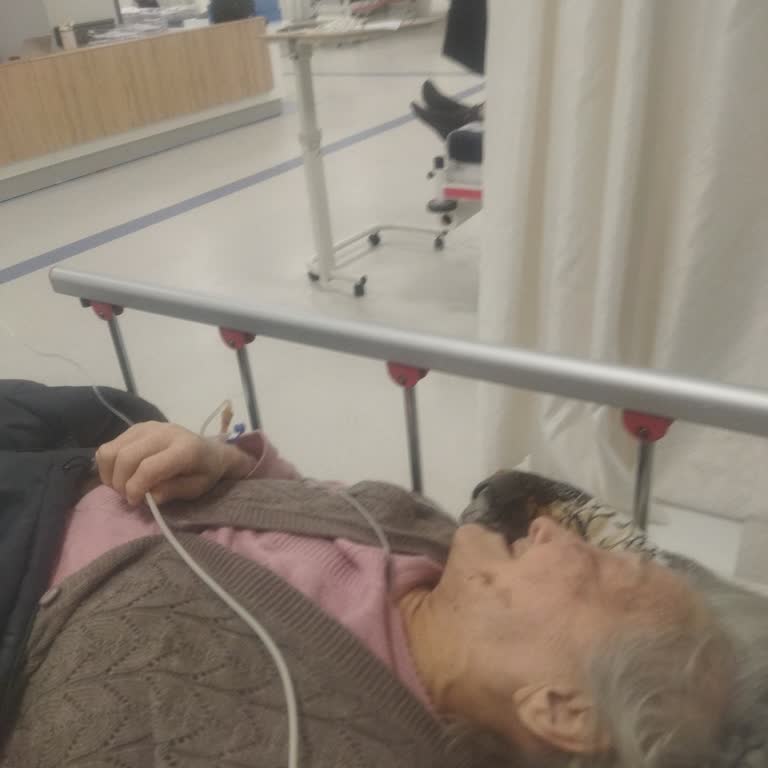 Kocaeli Şehir Hastanesi Acil Serviste Uzun Bekleme Ve Açıklama Eksikliği