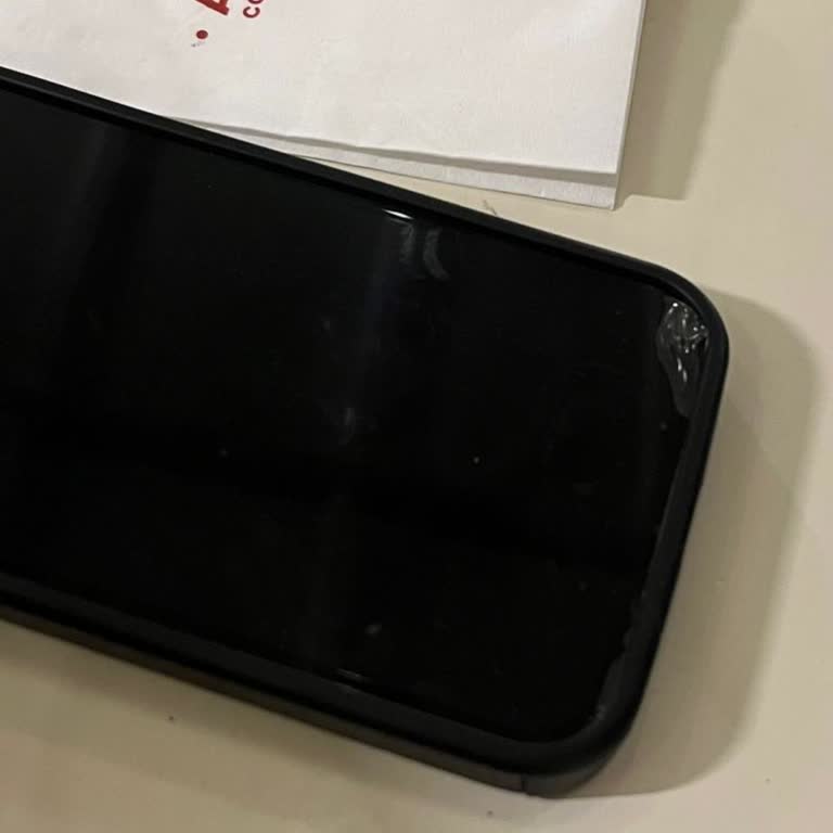 Vatan Bilgisayar Buca’da Sonsuz Kırılmaz Cam İddialı Ürün Plastik Film Olarak Yanıltıldı