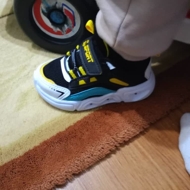 Işıkları Yanmayan Çocuk Ayakkabısı İçin Sakarya'ya Gitmeden Çözüm Talebi