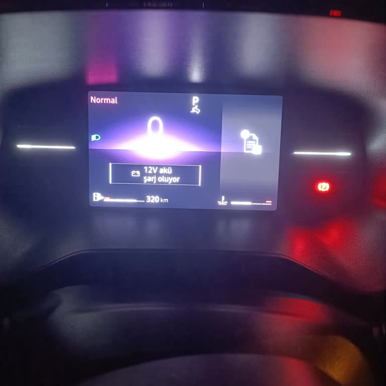 Renault Clio Evolution’da 12V Akü Şarj Uyarısı: Garanti Kapsamında Kontrol Ve Akü Değişimi Talebi