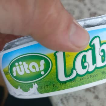 Sütaş Labne Peynirinde Küflenme Ve Güven Kaybı