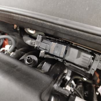 Banoto Servisinde Beyin Parçasının Kırık Ve Yapıştırılmış Bırakılması