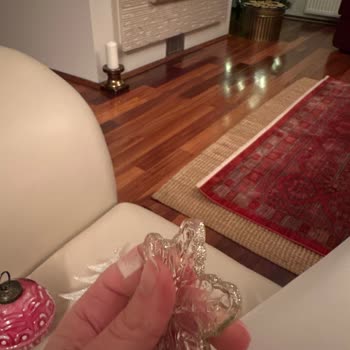 Yargıcı Tamamen Yanlış ve Defolu Yılbaşı Süsleri İçin Acil Ücret İadesi