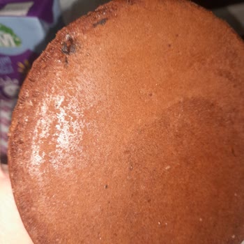 UNO Pastane Ürününün İçinde Şüpheli Siyah Parçacıklar