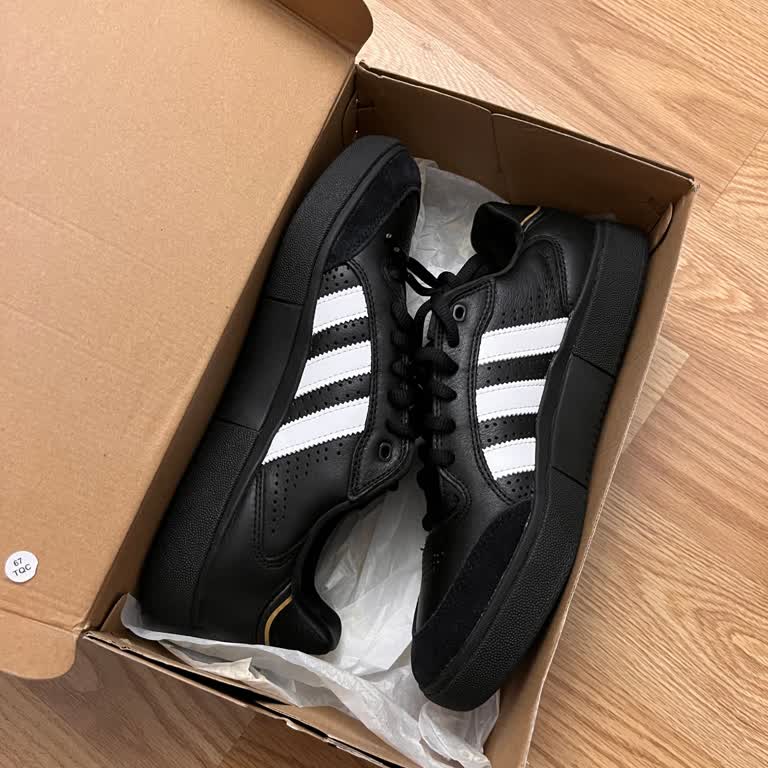 Occasion Doğum Günü Hediyesinde Sol Ayakkabı Eksikliği ve Telefonla Müşteri Hizmetine Ulaşılamama