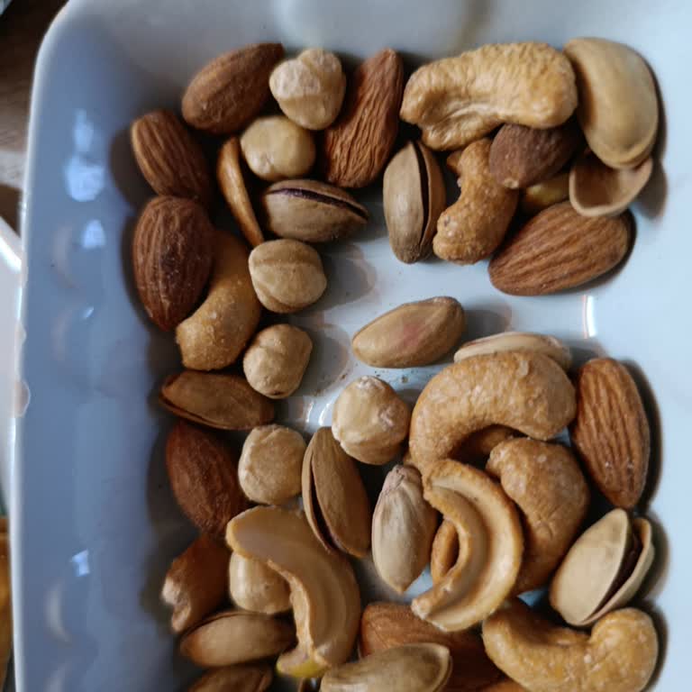 Hicret Kuruyemiş Elit Karışıkta Kalite Düşüşü Ve Bayat Lezzet Şikayeti