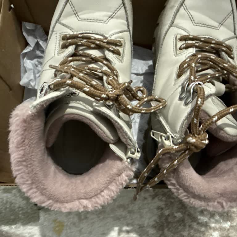 Çocuk Botunda Boya Sızıntısı Ve İade Reddine Karşı Değişim Talebi