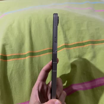 Samsung Z Flip 6 Donma Ve Eğik Görünüm Sorunu Çözülmedi