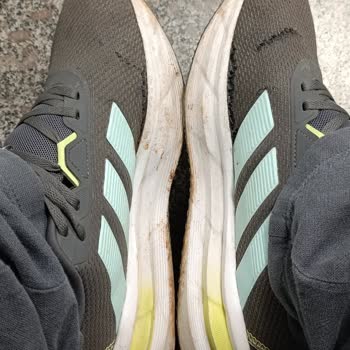 In Street Mağazasındaki Adidas Galaxy 7 Ayakkabısında Erken Çürüme Ve Değişim Talebi