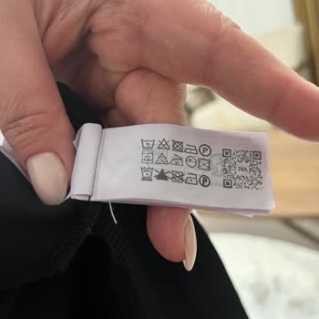 Zara’da Tek Yıkamada Renk Solması: Kalite Kontrolü Sorunu Ve Değişim Talebi