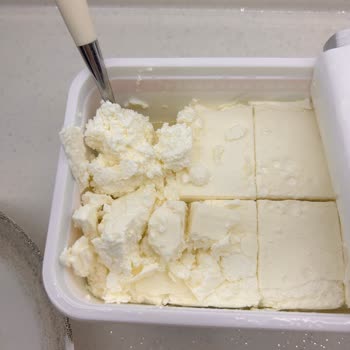 Taze Olmayan Süzme Peyniri İçin İade Talebi