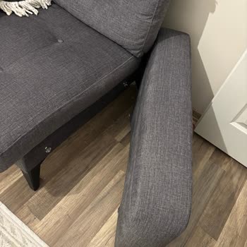 Garanti Kapsamındaki Kırılan Koltuğun Tamiri İçin İki Aylık Bekleme Ve Söz Tutulmayan Hizmet