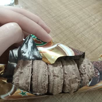 Halley Bisküvi Üzerindeki Küf Benzeri Beyazlıklar Gıda Güvenliğini Sarsıyor