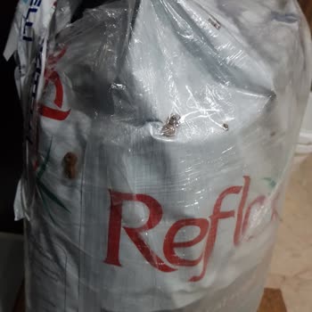 Kedi Maması Paketi Yırtılmış, İçerik Dağılmış, Satıcıdan Cevap Gelmiyor