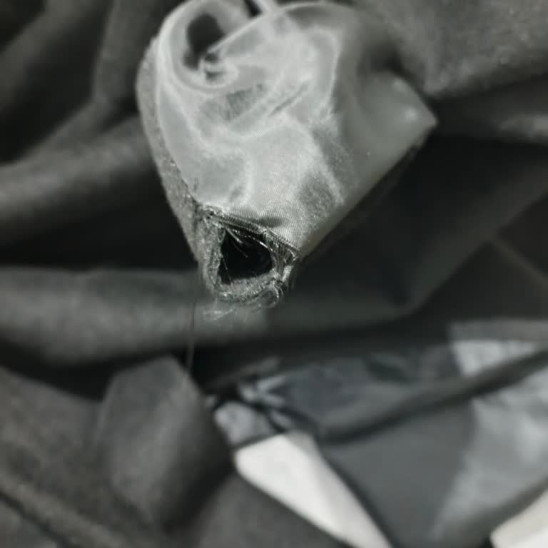 Kaban Düğmesi Koptu Ve Satıcıdan Cevap Gelmiyor