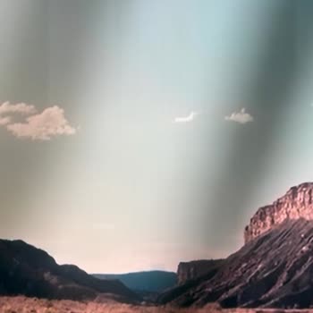 Samsung 65QN800C TV'de Çizgiler Ve Donmalar Yayın Kalitesini Düşürüyor