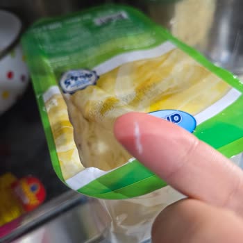 Aknaz Tam Yağlı Eritme Peynirinde Keskin Cam Parçası Çıktı