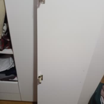 Evkur Çocuk Gardırobunda Gevşeyen Menteşeler Çocuğumun Ayağını Kırdı, 3 Hafta Geri Dönüş Yok