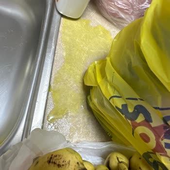 Siparişte Deterjan Dökülmesi Ve Müşteri Hizmetinden Cevap Gelmemesi