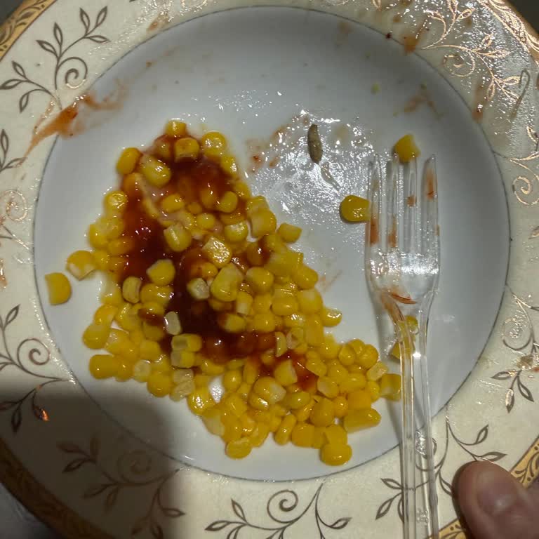 Mısır Paketi İçinde Fare Ve Üç Ay Geçmiş Son Kullanma Tarihi