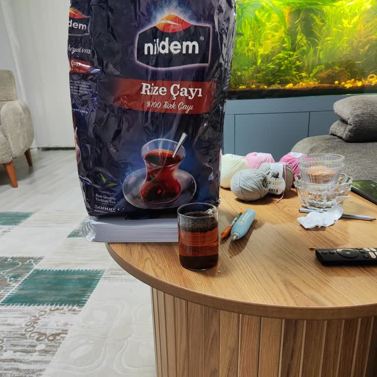 Nildem Çay Suyun Rengini Kırmızı Yapıyor