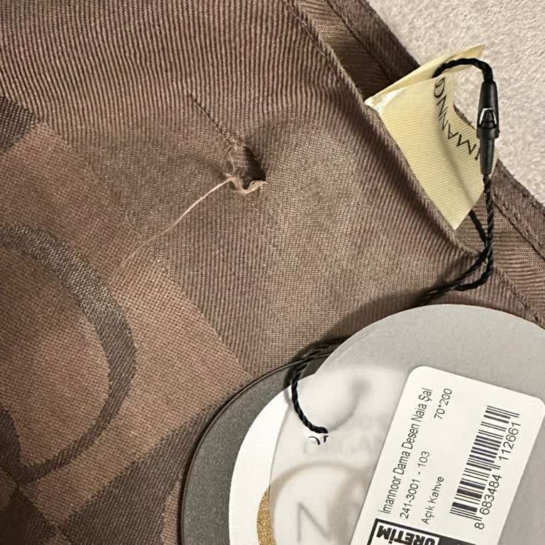 Yırtık Şal İçin Tam İade Ve Cevapsız Müşteri Hizmetleri