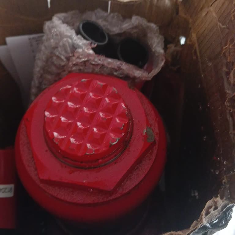 Kargo Gecikmesi, Yağ Sızdıran Kusurlu Ürün Ve Görseldeki Farklılık