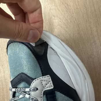 Guess Ayakkabısının Deri Çatlamaları ve Yapıştırma Sorunları