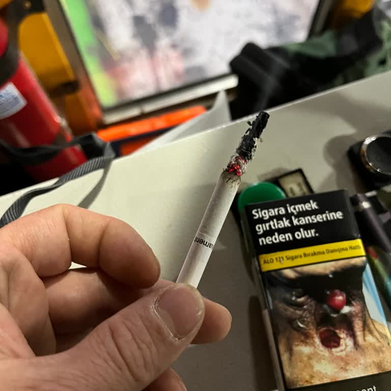 Parliament Night Blue Long Sigara Kalitesindeki Düşüş Ve Tütün Parçacıkları