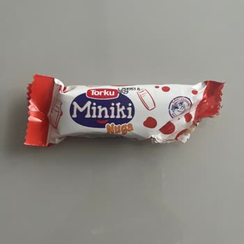 Hasarlı Ambalaj Ve Yarım Çikolata İçeriği Beni Hayal Kırıklığına Sürükledi