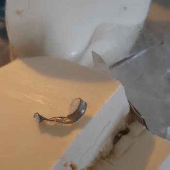 A101'den Tereyağında Bulunan Demir Parçası Sağlık Riskine Yol Açıyor