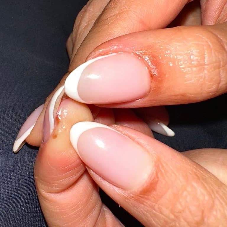 Minas Nail Studio Manikür Mağduriyeti