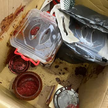 Yurtiçi Kargonun İçindeki Ürünlerin Hepsi Dökülmüş Patlamış Vaziyette