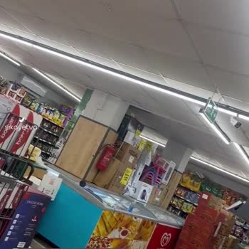 A101 Tepeören (Tuzla) C769 Mağazasında Yüksek Sesli Müzik!