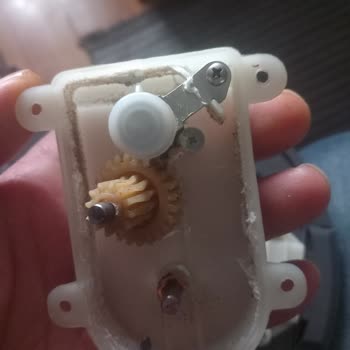 Arzum Hestia AR1058 Blender Setinde Dişli Haznesi Kırık Ve Yamulmuş