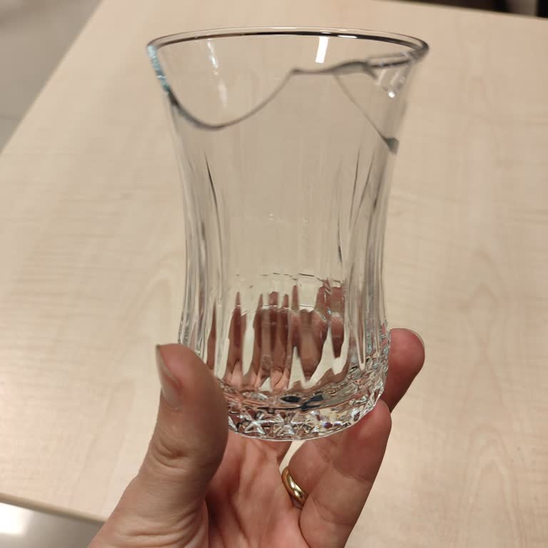 Aras Kargo’da Kırık Bardak Ve Çelişkili Teslimat Bilgileri