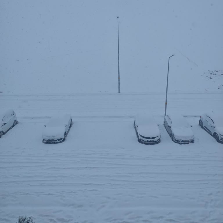 Kar Küreme Ve Tuzlama Yapılmadığı İçin Yol Ve Güvenlik Krizi