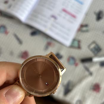 İdefix Ve Pusula Saat'in Çizik Saat Sorununda Müşteriyi Suçlaması