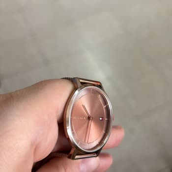 İdefix Ve Pusula Saat'in Çizik Saat Sorununda Müşteriyi Suçlaması