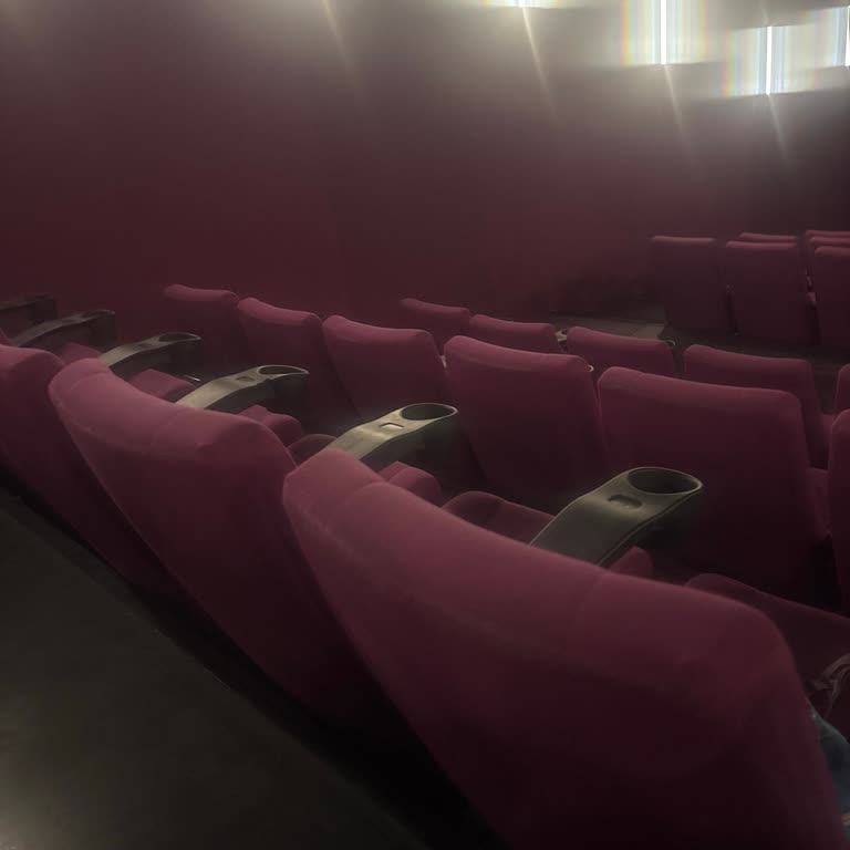 Cevahir Sinemasındaki Salon Soğukluğu Müşterileri Dondu